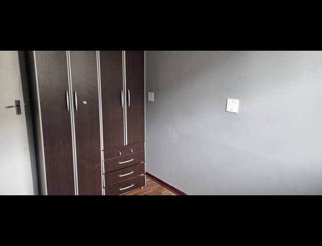 3 BEDROOM FLAT RENTED IN SUNNYSIDE